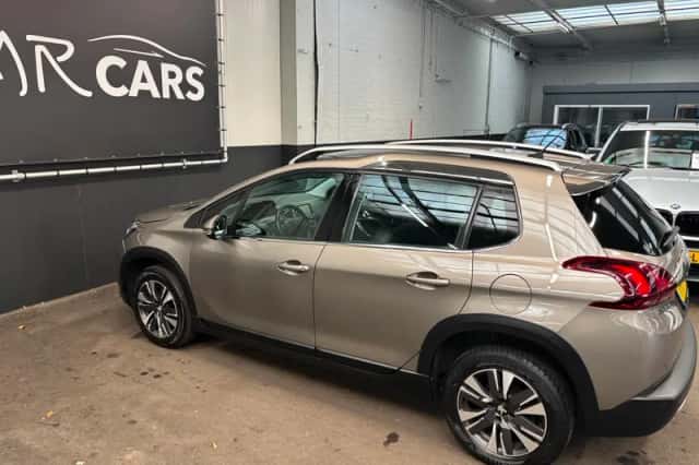 Peugeot 2008 (2017) thumbnail 8