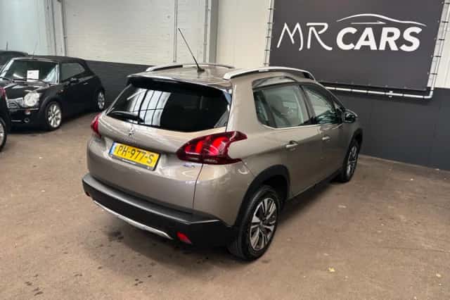 Peugeot 2008 (2017) thumbnail 9