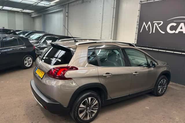 Peugeot 2008 (2017) thumbnail 10
