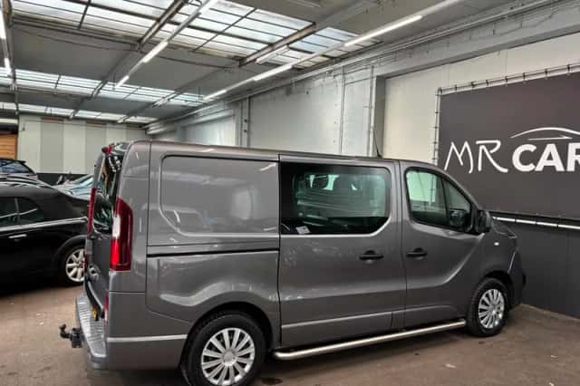 Opel Vivaro (2019) thumbnail 11