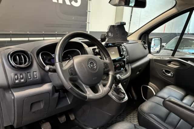Opel Vivaro (2019) thumbnail 12