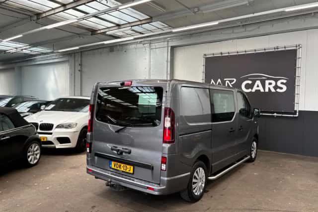 Opel Vivaro (2019) thumbnail 10