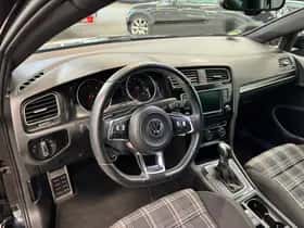 Volkswagen Golf (2016) thumbnail 11