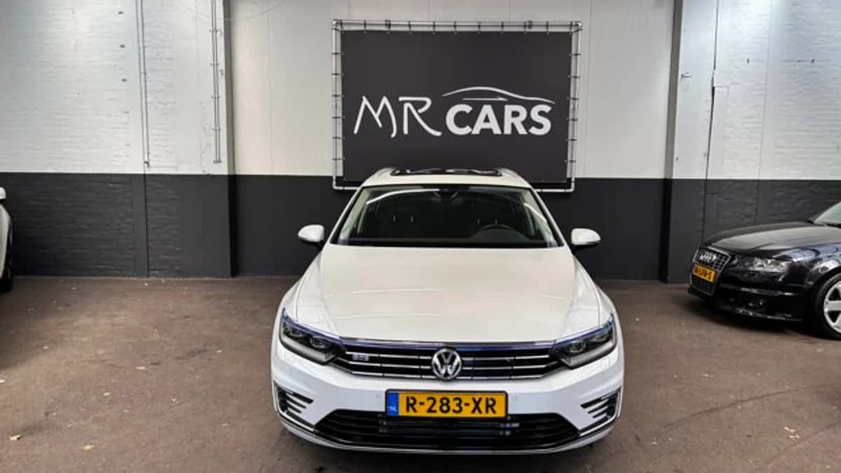 Volkswagen Passat (2018) — foto 1