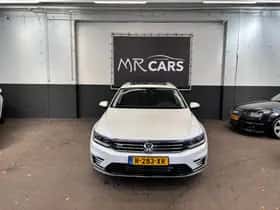 Volkswagen Passat (2018) thumbnail 2