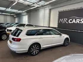 Volkswagen Passat (2018) thumbnail 11