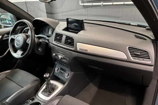 Audi Q3 (2012) thumbnail 13