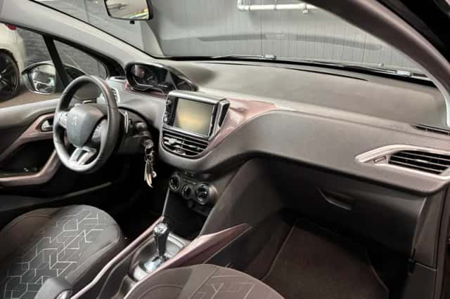 Peugeot 2008 (2014) thumbnail 13