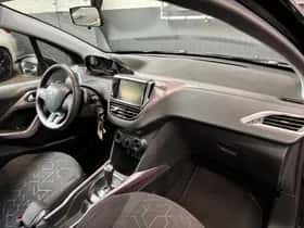 Peugeot 2008 (2014) thumbnail 13