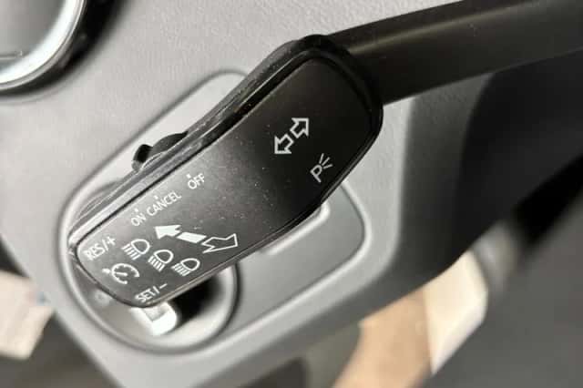 SEAT Ibiza (2016) thumbnail 14