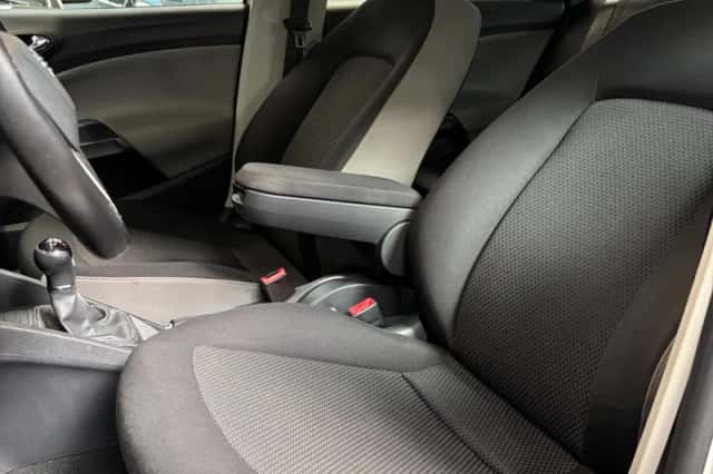 SEAT Ibiza (2016) thumbnail 16