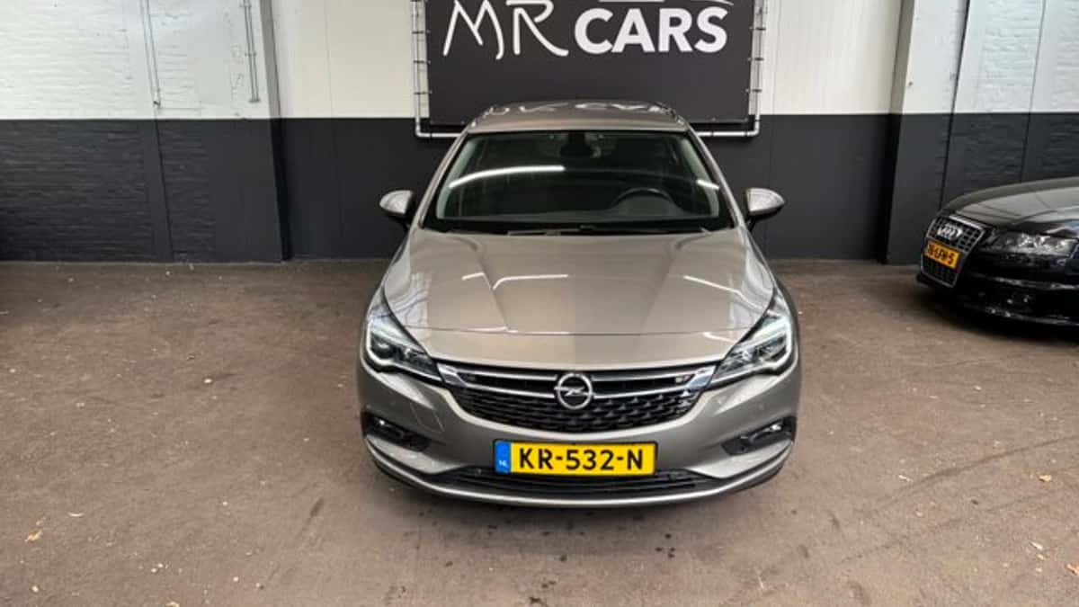 Opel Astra Sports Tourer (2016) — foto 1