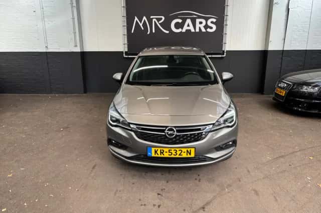 Opel Astra Sports Tourer (2016) thumbnail 2