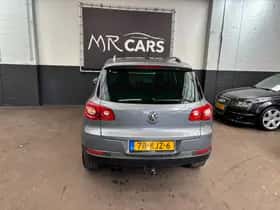 Volkswagen Tiguan (2010) thumbnail 9