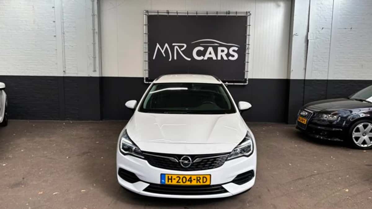 Opel Astra Sports Tourer (2020) — foto 1