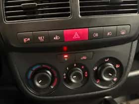 Opel Combo (2018) thumbnail 18