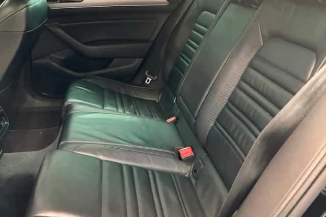 Volkswagen Passat (2018) thumbnail 18