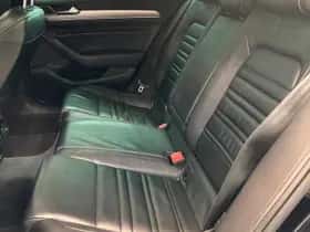 Volkswagen Passat (2018) thumbnail 18