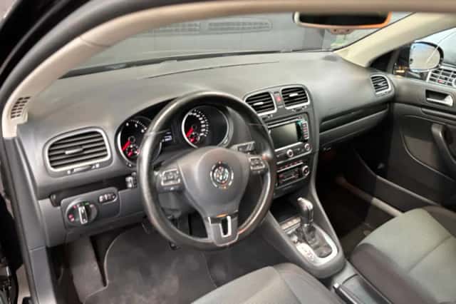 Volkswagen Golf (2011) thumbnail 12