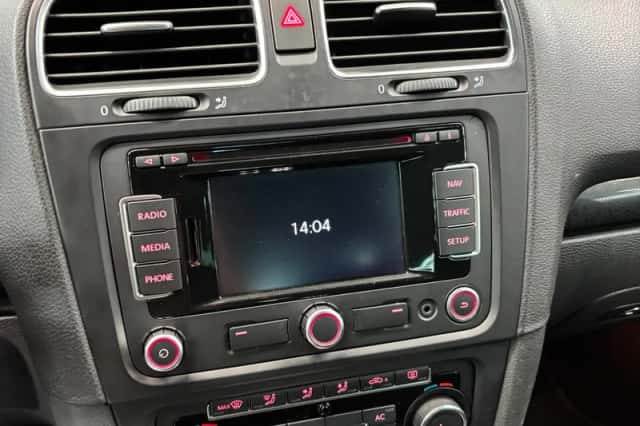 Volkswagen Golf (2011) thumbnail 16