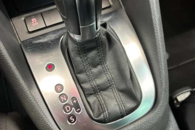 Volkswagen Golf (2011) thumbnail 17