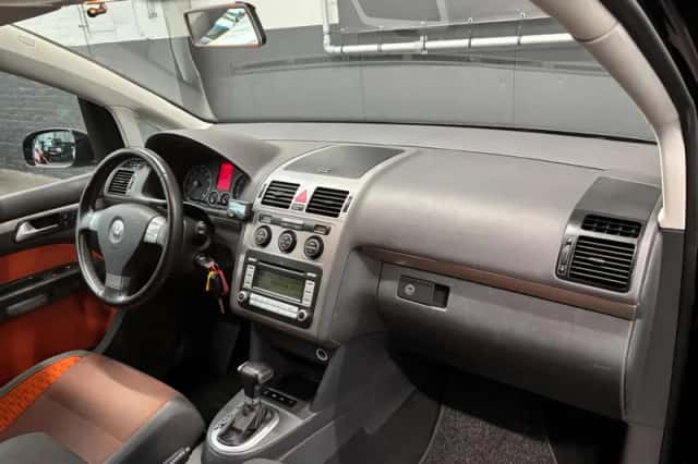 Volkswagen Touran (2008) thumbnail 13