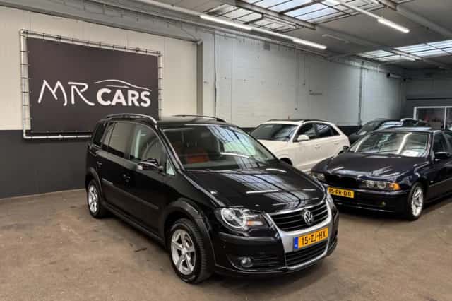 Volkswagen Touran (2008) thumbnail 3