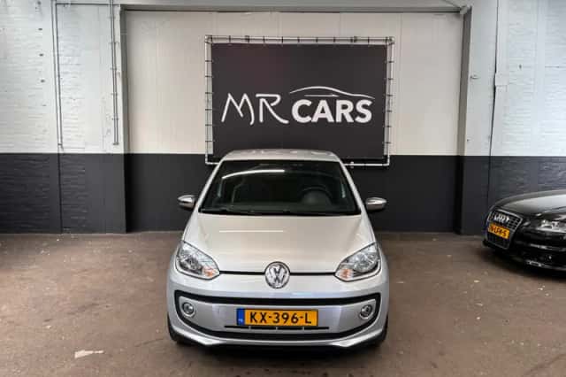Volkswagen Up! (2015) thumbnail 2