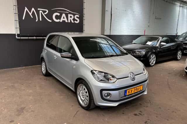 Volkswagen Up! (2015) thumbnail 3