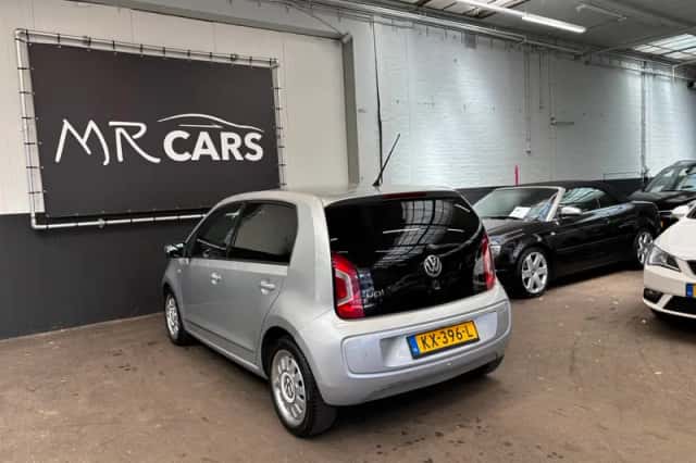 Volkswagen Up! (2015) thumbnail 10