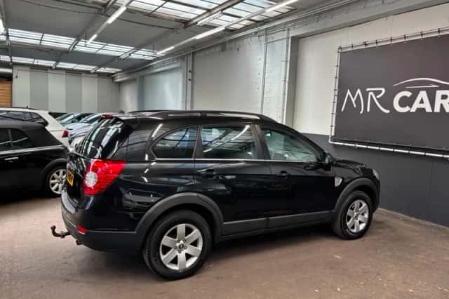 Chevrolet Captiva (2009) thumbnail 6
