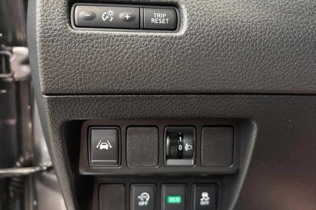 Nissan Qashqai (2016) thumbnail 17