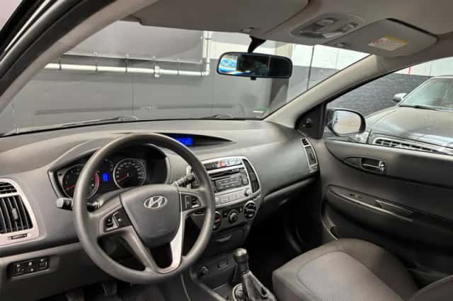 Hyundai i20 (2012) thumbnail 12