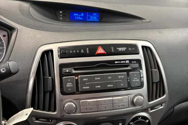 Hyundai i20 (2012) thumbnail 15