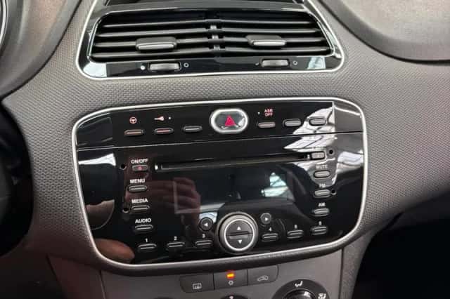 Fiat Punto (2012) thumbnail 12