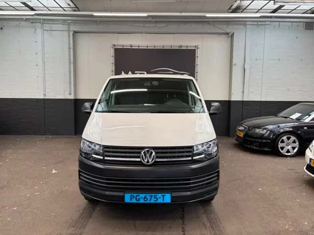 Volkswagen Transporter (2017) — foto 1