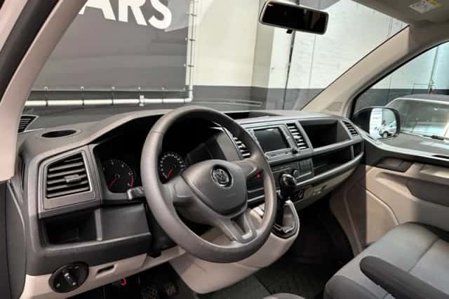Volkswagen Transporter (2017) thumbnail 14