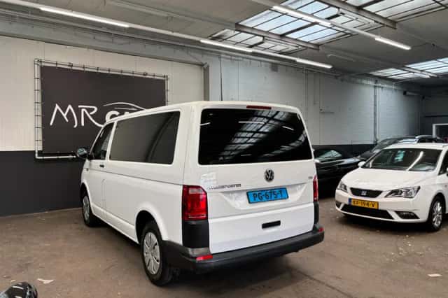 Volkswagen Transporter (2017) thumbnail 9