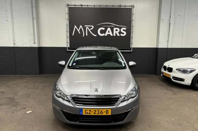 Peugeot 308 (2015) thumbnail 2