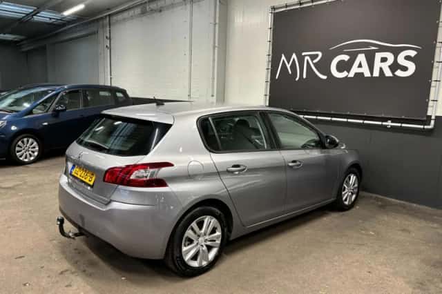Peugeot 308 (2015) thumbnail 11
