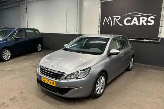 Peugeot 308 (2015) thumbnail 3