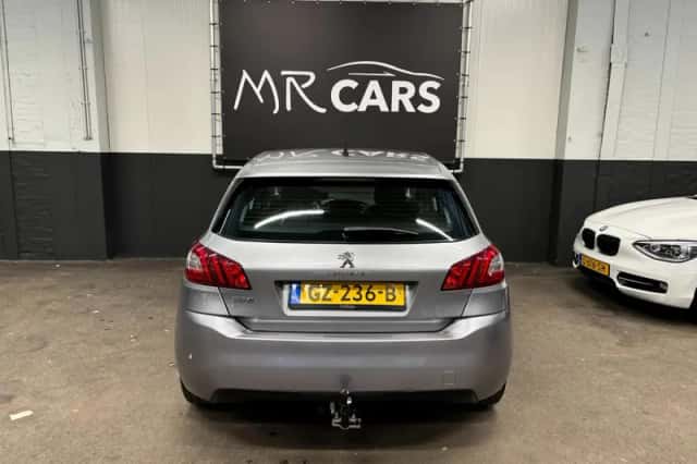 Peugeot 308 (2015) thumbnail 9