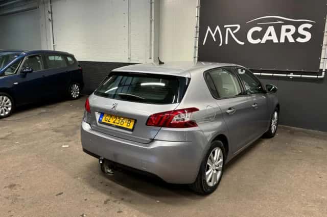 Peugeot 308 (2015) thumbnail 10