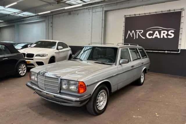 Mercedes-Benz 200-280 (W123) (1985) thumbnail 1