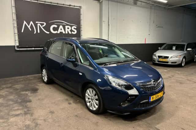 Opel Zafira Tourer (2012) thumbnail 2