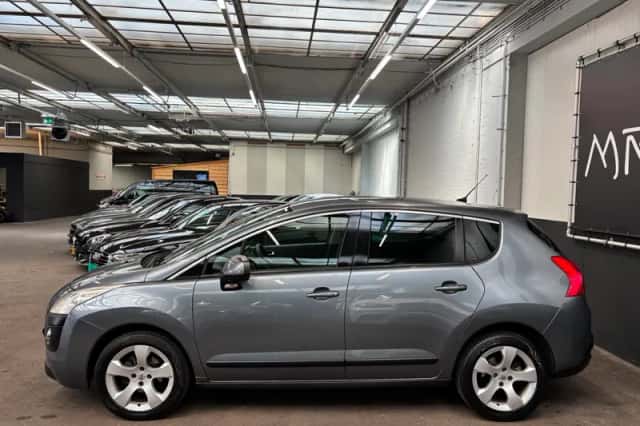 Peugeot 3008 (2011) thumbnail 4