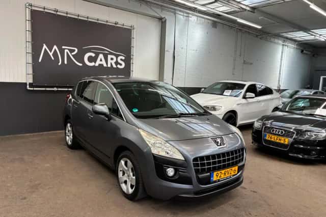 Peugeot 3008 (2011) thumbnail 5