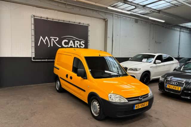 Opel Combo (2008) thumbnail 3