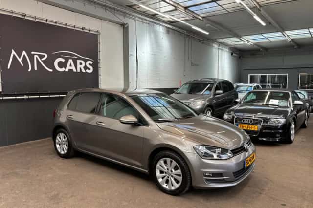 Volkswagen Golf (2015) thumbnail 4