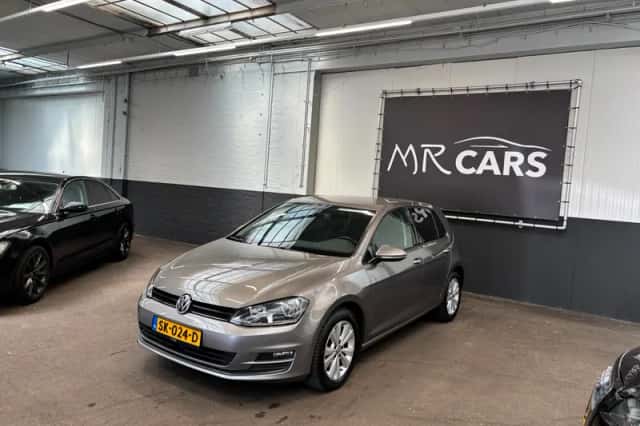 Volkswagen Golf (2015) thumbnail 5